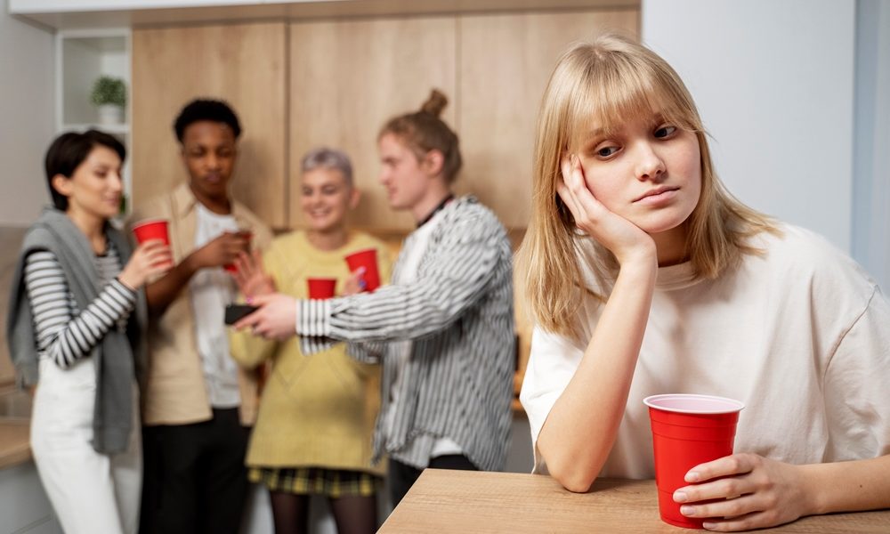 Low social status linked to women’s heart risk