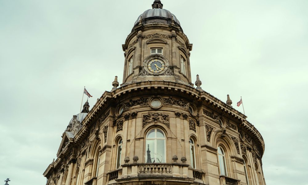 Campaigners to light up building in endometriosis campaign